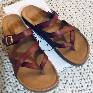 EUC Steve Madden sandals